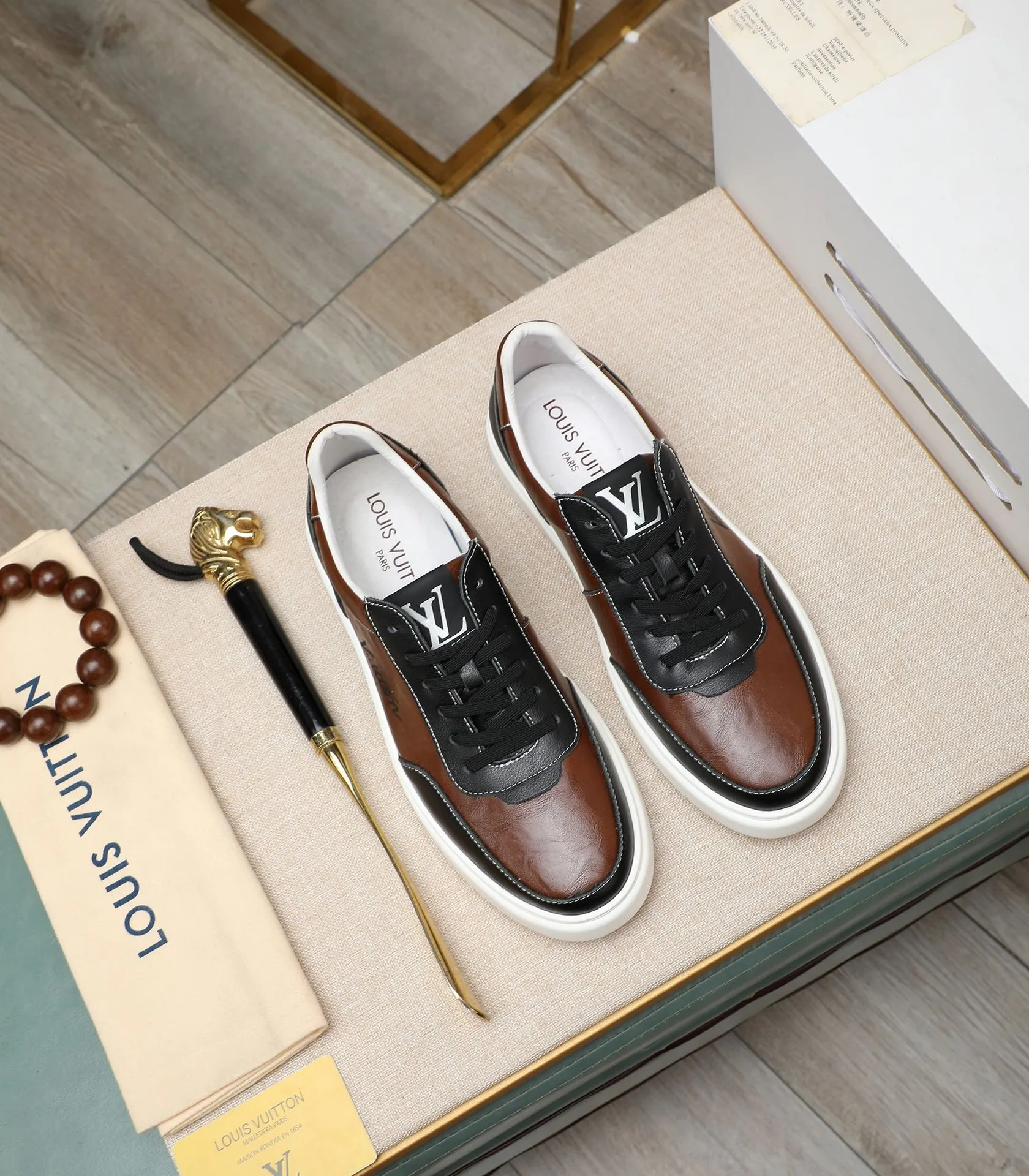 Men's shoes 💰440📛📛【LOUIS VUITTON】Louis Vuitton 2024 official website synchronized new products 👟Milan fashion catwalk style 🇰🇾🇰🇾LV family logo, celebrity style, a must-have for fashionistas ⚠️First-layer calfskin ➕Genuine leather lining ➕Official website original version special outsole 👞Number 38-44